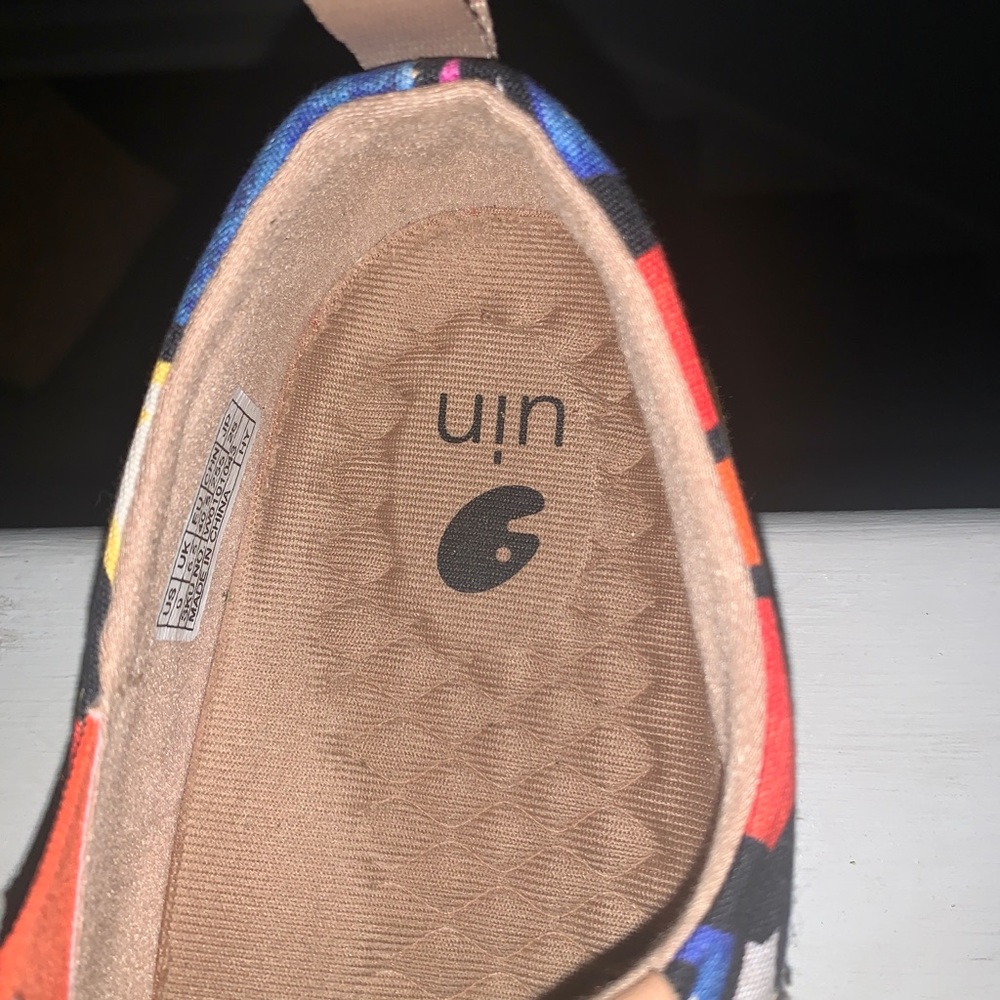 Really comfy UIN shoes , medical or everyday use LIKE NEW WORN ONCE!!